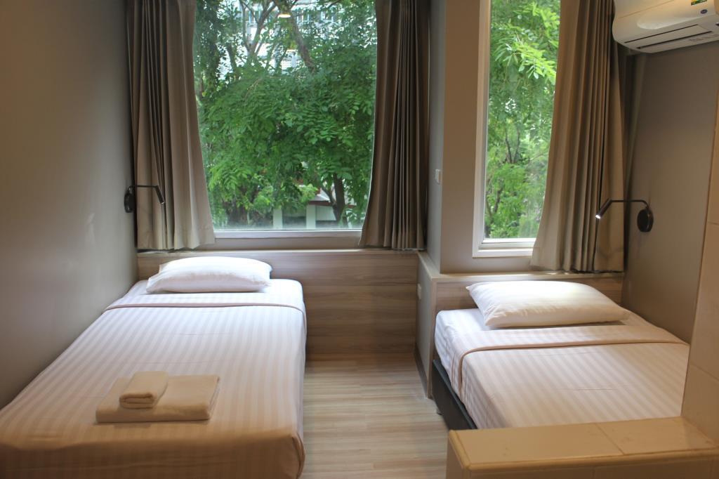 Ywca Hotel Бангкок Экстерьер фото