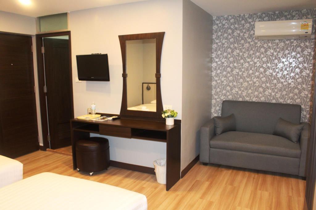 Ywca Hotel Бангкок Экстерьер фото