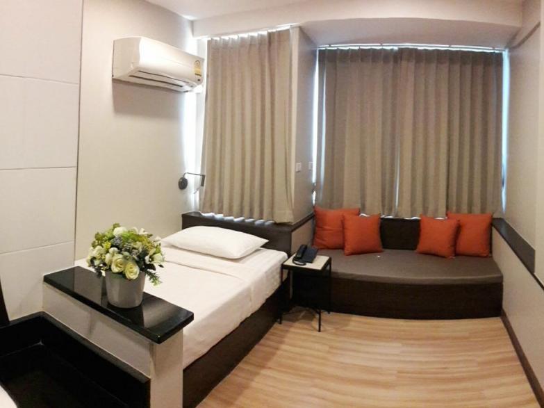 Ywca Hotel Бангкок Экстерьер фото