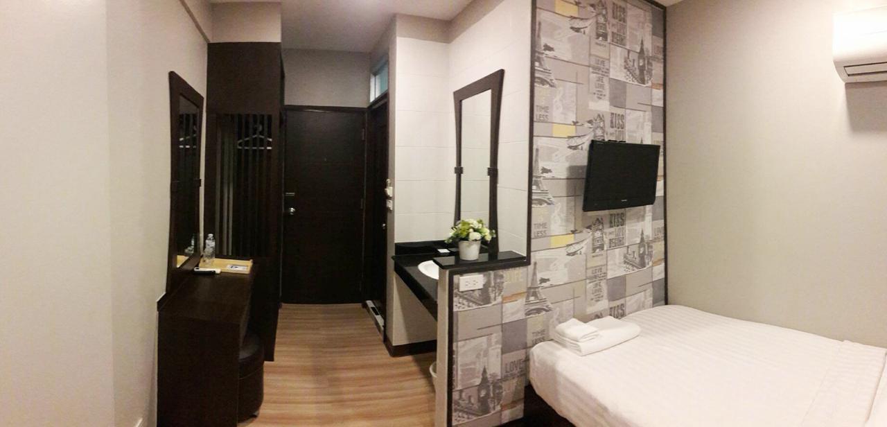 Ywca Hotel Бангкок Экстерьер фото