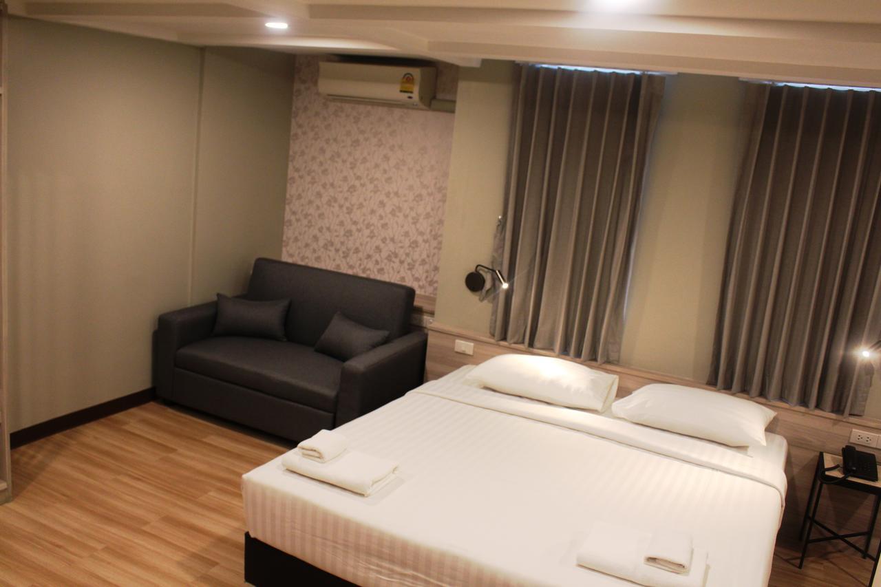Ywca Hotel Бангкок Экстерьер фото