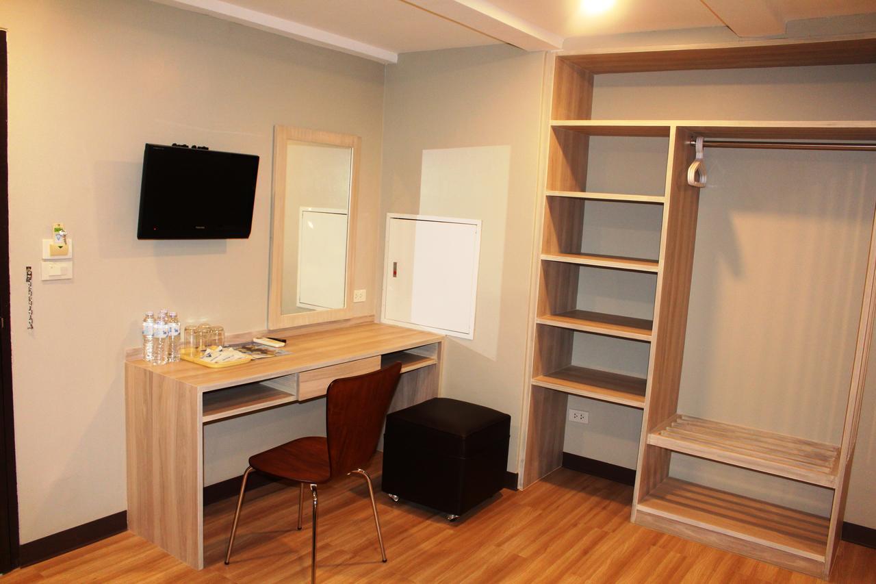 Ywca Hotel Бангкок Экстерьер фото
